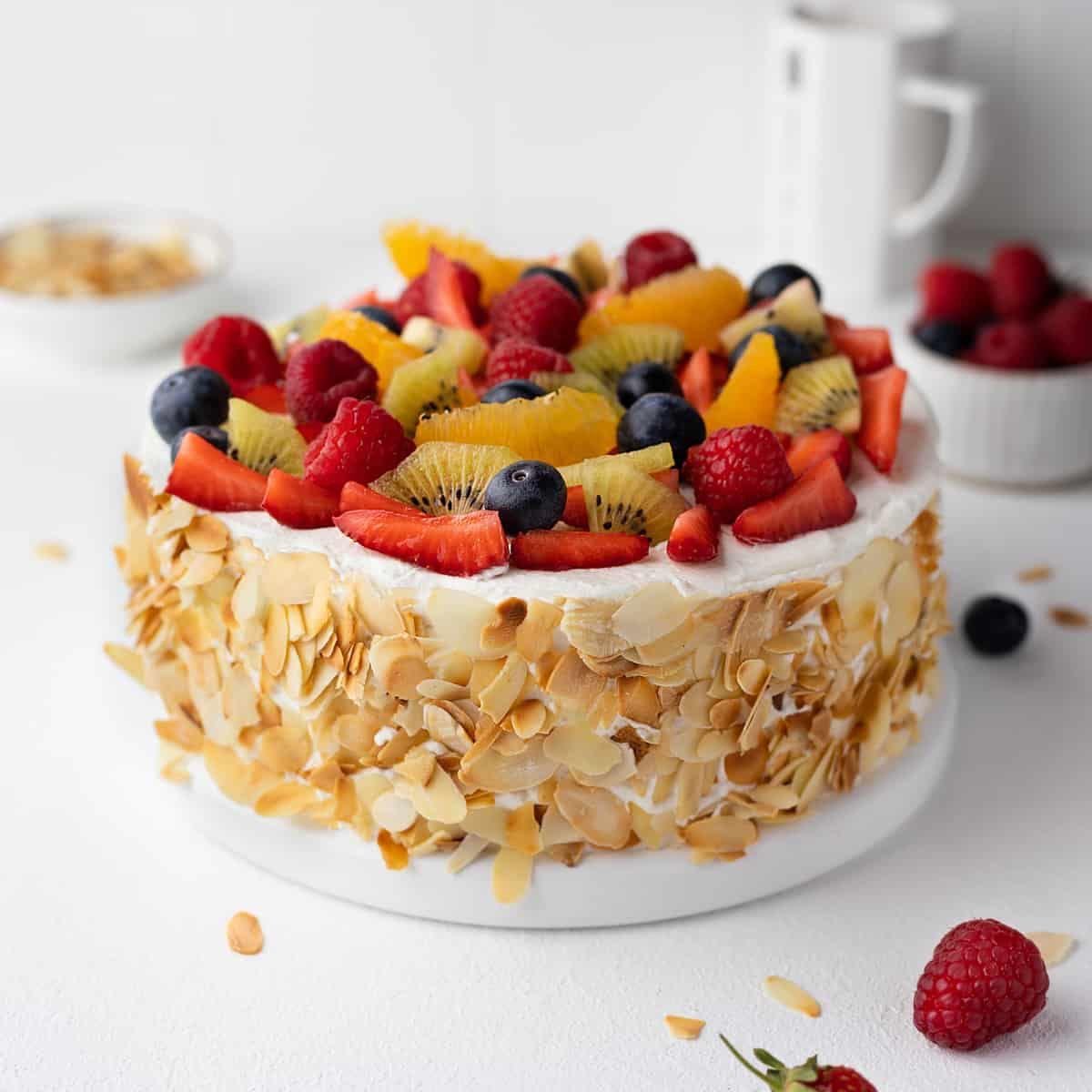 Mixed fruit Fraisier